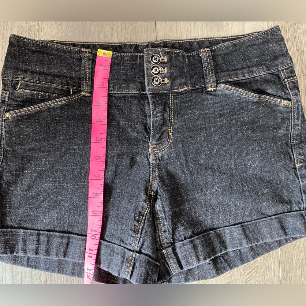 EUC White House Black Market denim shorts, size 4, dark wash